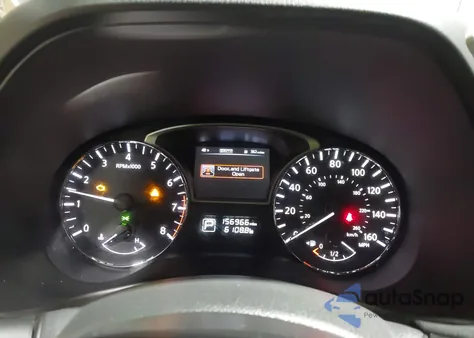 2015 Nissan Pathfinder Platinum/S/Sl/Sv z USA, uszkodzony, nr VIN 5N1AR2MM7FC662003